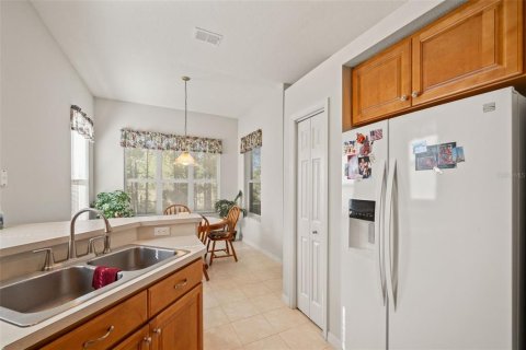 House in Weeki Wachee, Florida 2 bedrooms, 145.39 sq.m. № 2205128 - photo 15