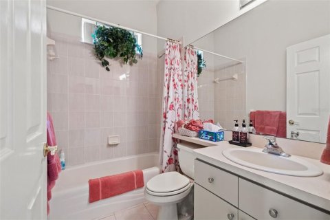 House in Weeki Wachee, Florida 2 bedrooms, 145.39 sq.m. № 2205128 - photo 22