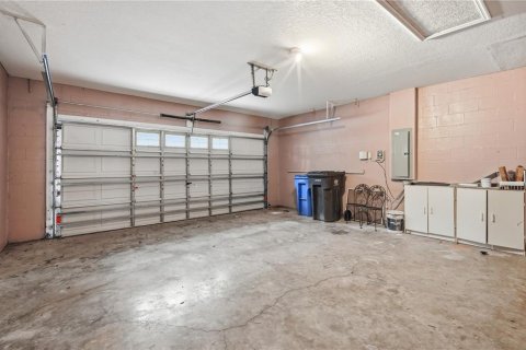 Снять в аренду виллу или дом в Тампа, Флорида 4 спальни, 137.87м2, № 2167513 - фото 19
