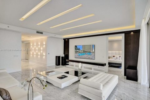 Condominio en venta en Bal Harbour, Florida, 3 dormitorios, 263.75 m2 № 2018542 - foto 4