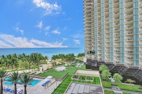 Condominio en venta en Bal Harbour, Florida, 3 dormitorios, 263.75 m2 № 2018542 - foto 28