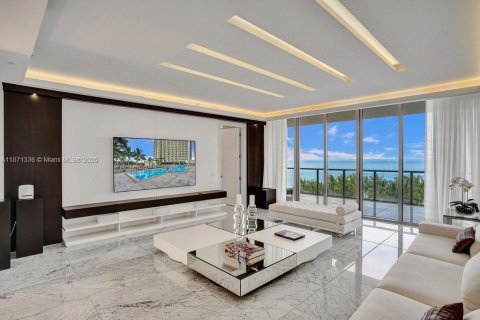 Condominio en venta en Bal Harbour, Florida, 3 dormitorios, 263.75 m2 № 2018542 - foto 2
