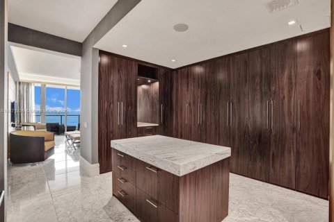 Condominio en venta en Bal Harbour, Florida, 3 dormitorios, 263.75 m2 № 2018542 - foto 14