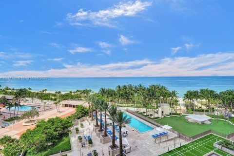 Condominio en venta en Bal Harbour, Florida, 3 dormitorios, 263.75 m2 № 2018542 - foto 27