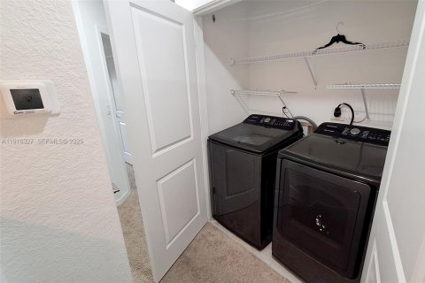 Townhouse in Miami Gardens, Florida 4 bedrooms, 148.83 sq.m. № 1982851 - photo 20