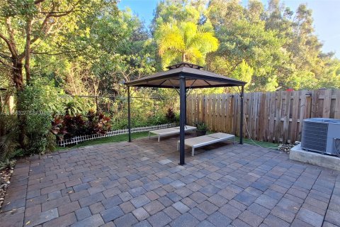 Townhouse in Miami Gardens, Florida 4 bedrooms, 148.83 sq.m. № 1982851 - photo 30