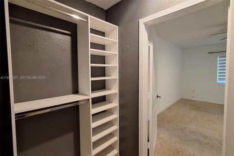 Townhouse in Miami Gardens, Florida 4 bedrooms, 148.83 sq.m. № 1982851 - photo 18