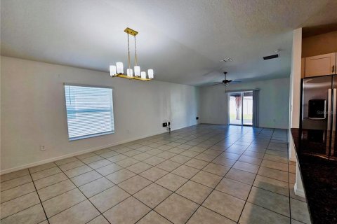 Villa ou maison à louer à Wimauma, Floride: 4 chambres, 171.03 m2 № 2388285 - photo 7