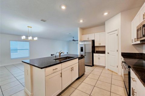 Villa ou maison à louer à Wimauma, Floride: 4 chambres, 171.03 m2 № 2388285 - photo 6