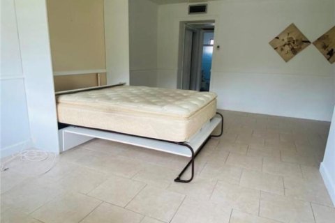 Купить кондоминиум в Халландейл-Бич, Флорида 3 комнаты, 59.46м2, № 2085822 - фото 7