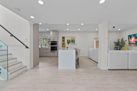 Купить виллу или дом в Майами, Флорида 4 спальни, 238.39м2, № 2009408 - фото 13