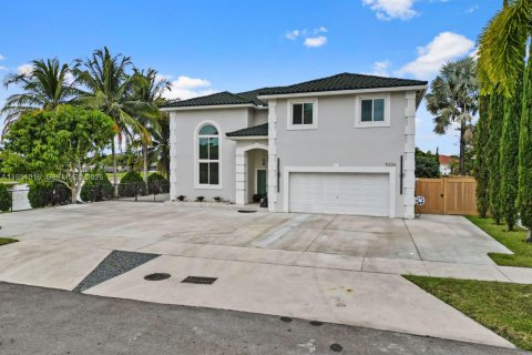 Купить виллу или дом в Майами, Флорида 4 спальни, 238.39м2, № 2009408 - фото 2