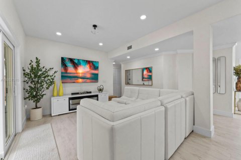 Купить виллу или дом в Майами, Флорида 4 спальни, 238.39м2, № 2009408 - фото 20