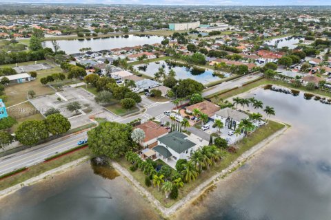 Купить виллу или дом в Майами, Флорида 4 спальни, 238.39м2, № 2009408 - фото 8