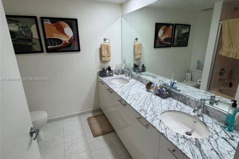 Купить кондоминиум в Майами, Флорида 2 спальни, 118.73м2, № 1947059 - фото 30