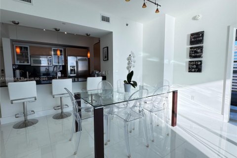 Copropriété à vendre à Miami, Floride: 2 chambres, 118.73 m2 № 1947059 - photo 10