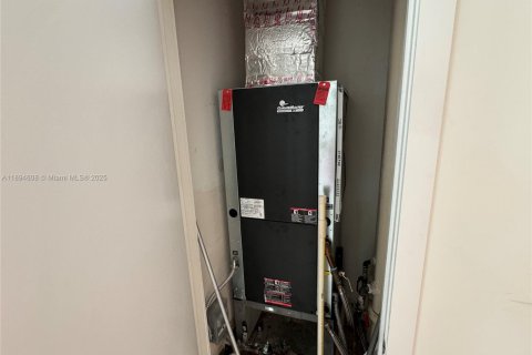 Copropriété à vendre à Miami, Floride: 2 chambres, 118.73 m2 № 1947059 - photo 28