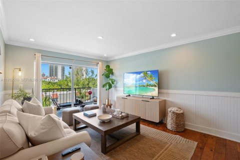 Condo in North Miami Beach, Florida, 2 bedrooms  № 2035196 - photo 5