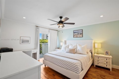 Condo in North Miami Beach, Florida, 2 bedrooms  № 2035196 - photo 15