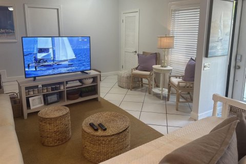 Condo in Jupiter, Florida, 1 bedroom № 2182092 - photo 12