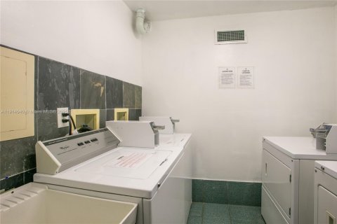 Copropriété à louer à Hallandale Beach, Floride: 1 chambre, 85.47 m2 № 1969706 - photo 26