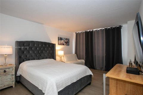 Copropriété à louer à Hallandale Beach, Floride: 1 chambre, 85.47 m2 № 1969706 - photo 16