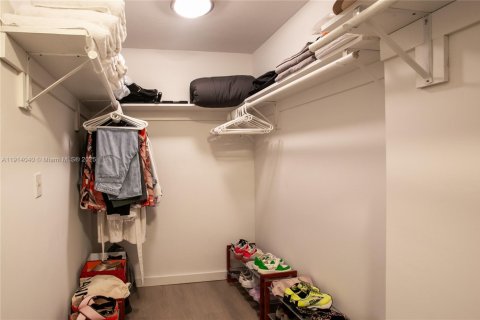 Copropriété à louer à Hallandale Beach, Floride: 1 chambre, 85.47 m2 № 1969706 - photo 23