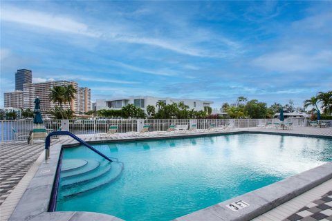 Copropriété à louer à Hallandale Beach, Floride: 1 chambre, 85.47 m2 № 1969706 - photo 4