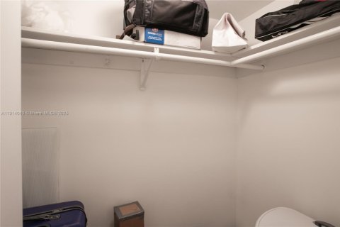 Copropriété à louer à Hallandale Beach, Floride: 1 chambre, 85.47 m2 № 1969706 - photo 24