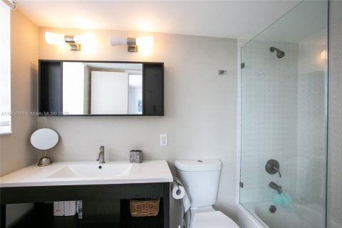 Copropriété à louer à Hallandale Beach, Floride: 1 chambre, 85.47 m2 № 1969706 - photo 15