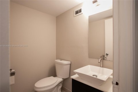 Copropriété à louer à Hallandale Beach, Floride: 1 chambre, 85.47 m2 № 1969706 - photo 22