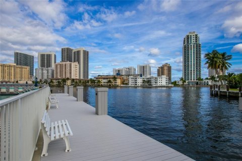 Copropriété à louer à Hallandale Beach, Floride: 1 chambre, 85.47 m2 № 1969706 - photo 6