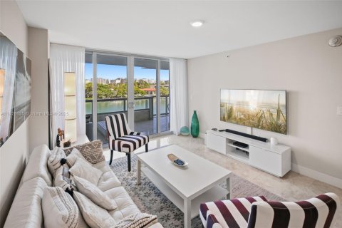 Condo in Bay Harbor Islands, Florida, 2 bedrooms  № 1794454 - photo 10