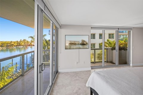 Condo in Bay Harbor Islands, Florida, 2 bedrooms  № 1794454 - photo 27