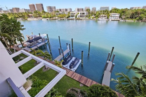 Condo in Bay Harbor Islands, Florida, 2 bedrooms  № 1794454 - photo 22