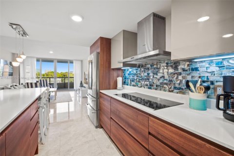 Condo in Bay Harbor Islands, Florida, 2 bedrooms  № 1794454 - photo 5