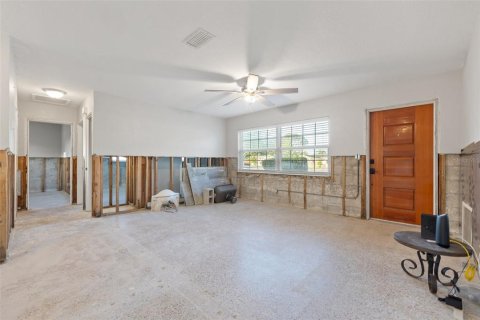 House in Saint Petersburg, Florida 3 bedrooms, 124.3 sq.m. № 1620650 - photo 5