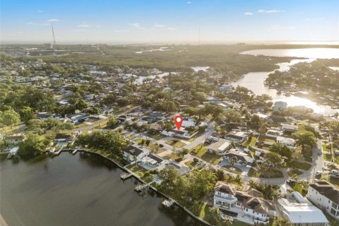 House in Saint Petersburg, Florida 3 bedrooms, 124.3 sq.m. № 1620650 - photo 22