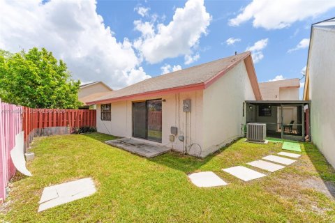 Купить виллу или дом в Майами, Флорида 3 спальни, 154.87м2, № 1998309 - фото 9