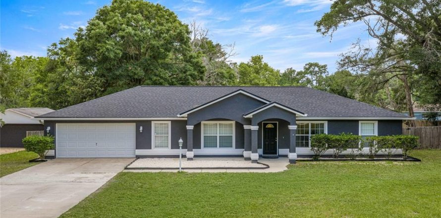 House in Summerfield, Florida 3 bedrooms, 156.73 sq.m. № 2099760