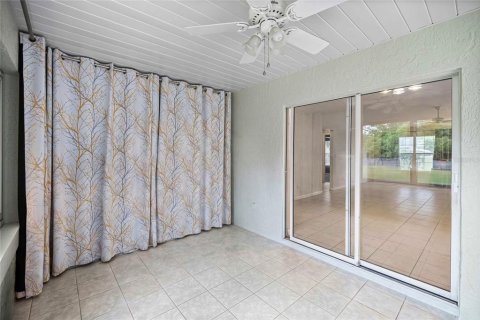 House in Summerfield, Florida 3 bedrooms, 156.73 sq.m. № 2099760 - photo 24