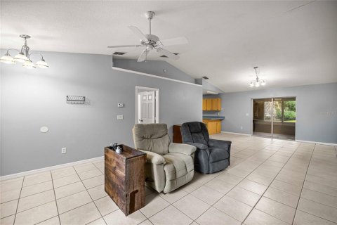 House in Summerfield, Florida 3 bedrooms, 156.73 sq.m. № 2099760 - photo 6