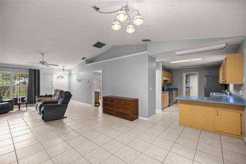 House in Summerfield, Florida 3 bedrooms, 156.73 sq.m. № 2099760 - photo 5