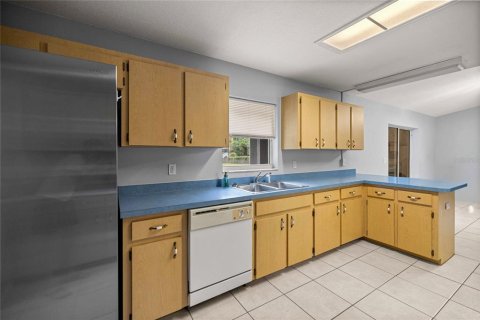House in Summerfield, Florida 3 bedrooms, 156.73 sq.m. № 2099760 - photo 8