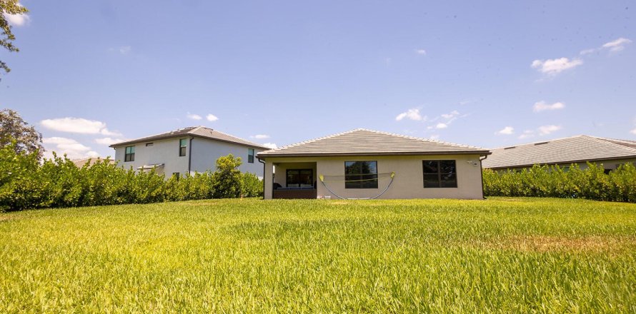Casa en Lauderdale Lakes, Florida 4 dormitorios, 169.83 m2 № 1224728