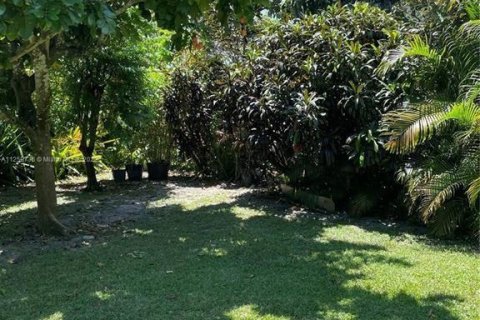 Apartamento en alquiler en Miami, Florida, 1 dormitorio, 74.32 m2 № 1172904 - foto 1