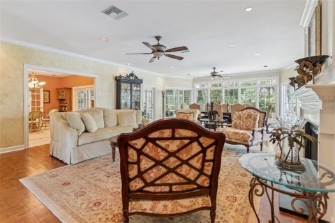 House in Lake Wales, Florida 3 bedrooms, 330.17 sq.m. № 2397067 - photo 11
