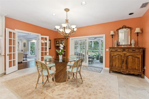 House in Lake Wales, Florida 3 bedrooms, 330.17 sq.m. № 2397067 - photo 17