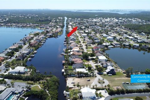 House in Fort Myers, Florida 3 bedrooms, 128.67 sq.m. № 1626590 - photo 30