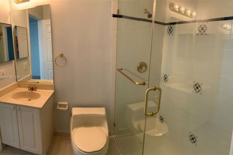 Villa ou maison à louer à Miramar, Floride: 4 chambres, 210.24 m2 № 1927895 - photo 7
